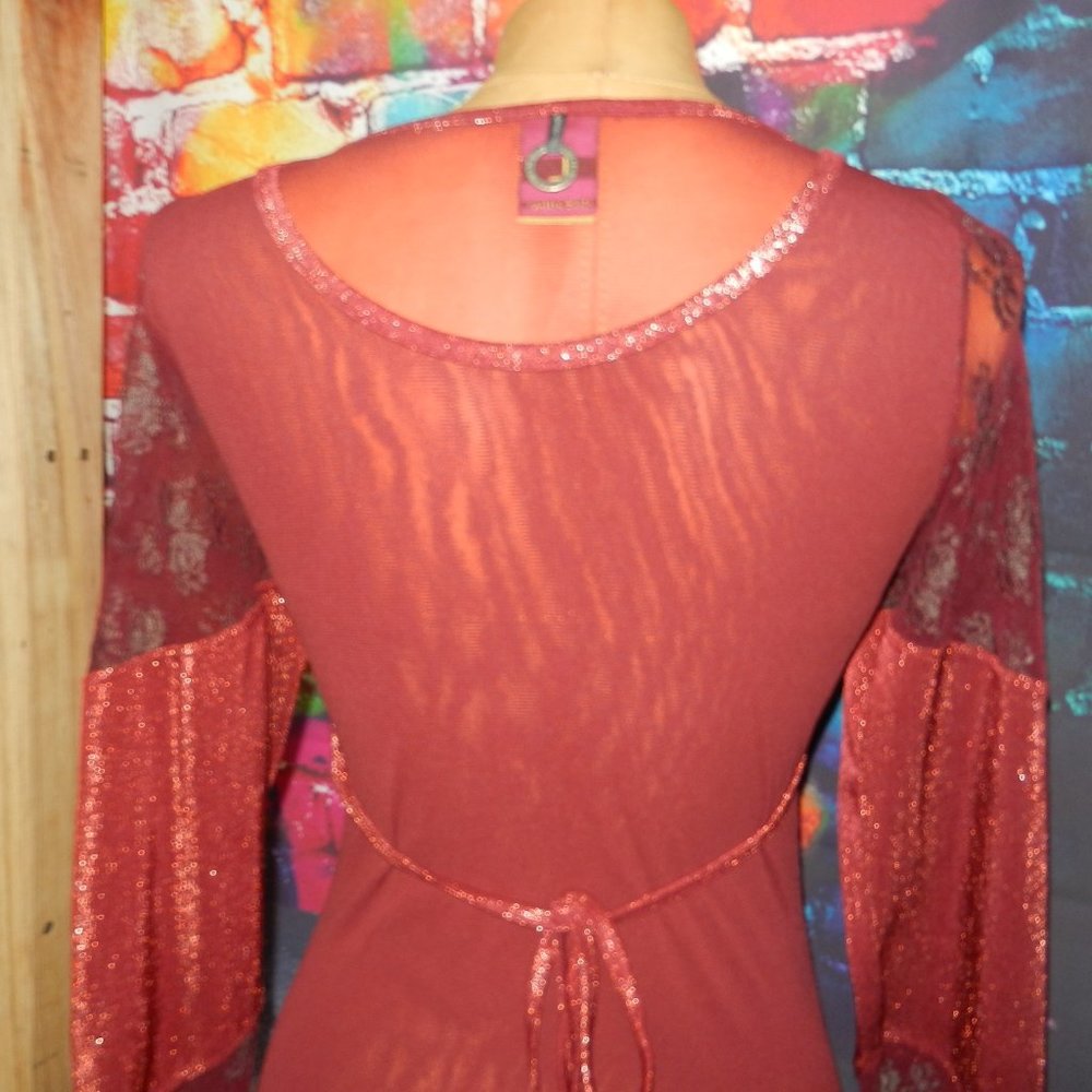 Save the Queen - Picture 5 of 8